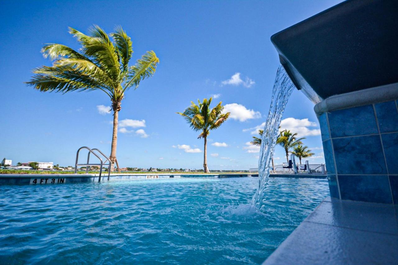 Fusion Resort Waterfront Suites Treasure Island Exterior photo